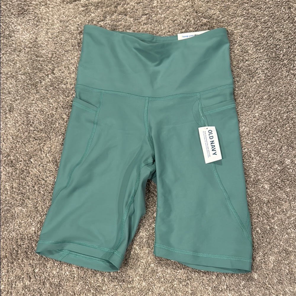 Old Navy NWT high-rise powersoft bike shorts XS 8” inseam
